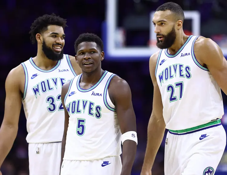 包含明尼苏达森林狼迎NBA总决赛关键赛;今晨更衣室发声;引发热议;资深球员宣示担当的词条 包含明尼苏达森林狼迎NBA总决赛关键赛;今晨更衣室发声;引发热议;资深球员宣示担当的词条