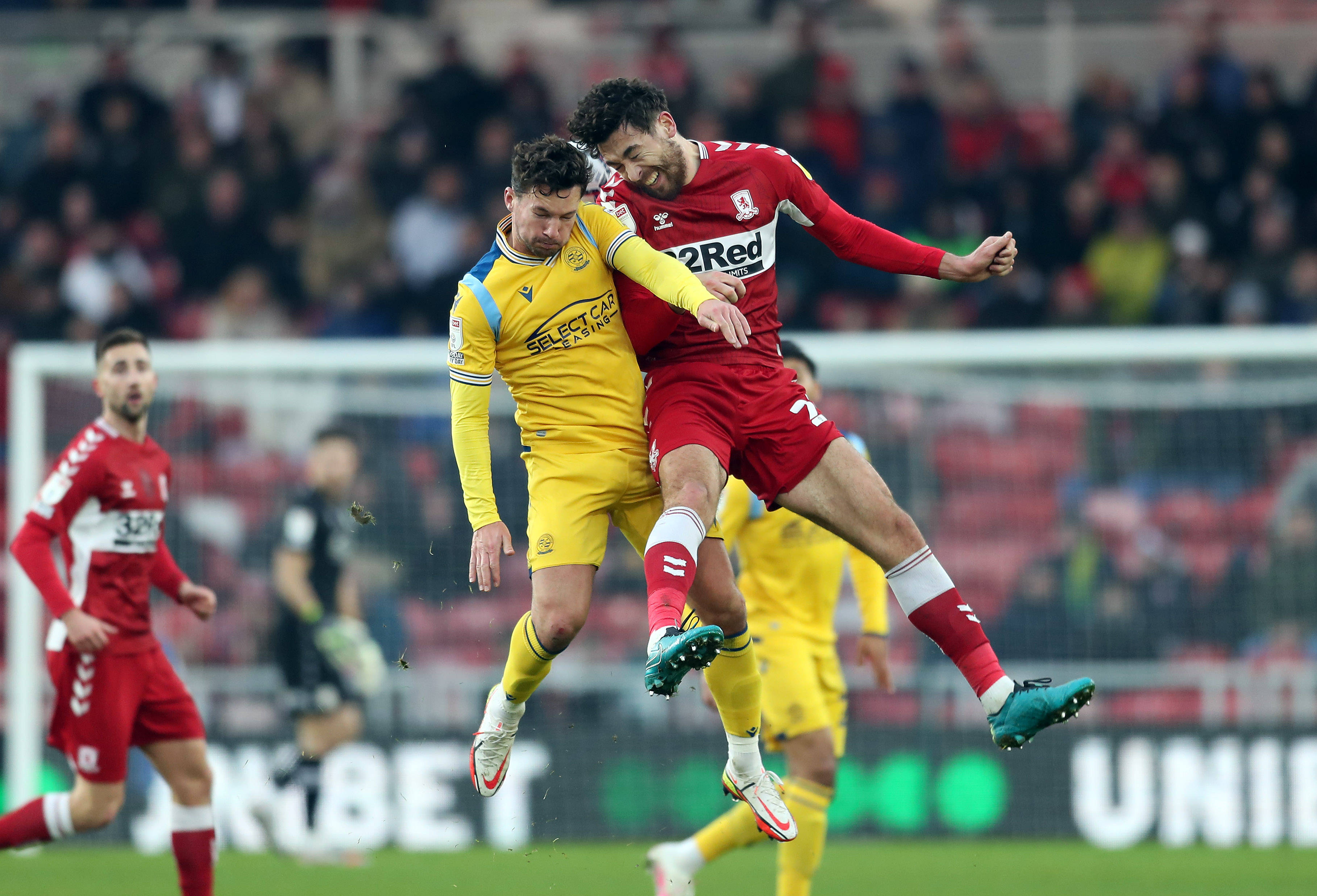 金年会娱乐包含集结日德甲焦点战，费耶诺德更衣室发声，底气十足，阵容厚度经受考验的词条