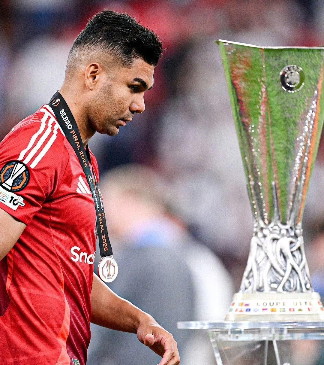 包含今晨曼联状态回暖：德甲节点到来；更衣室稳定；训练强度明显提升的词条