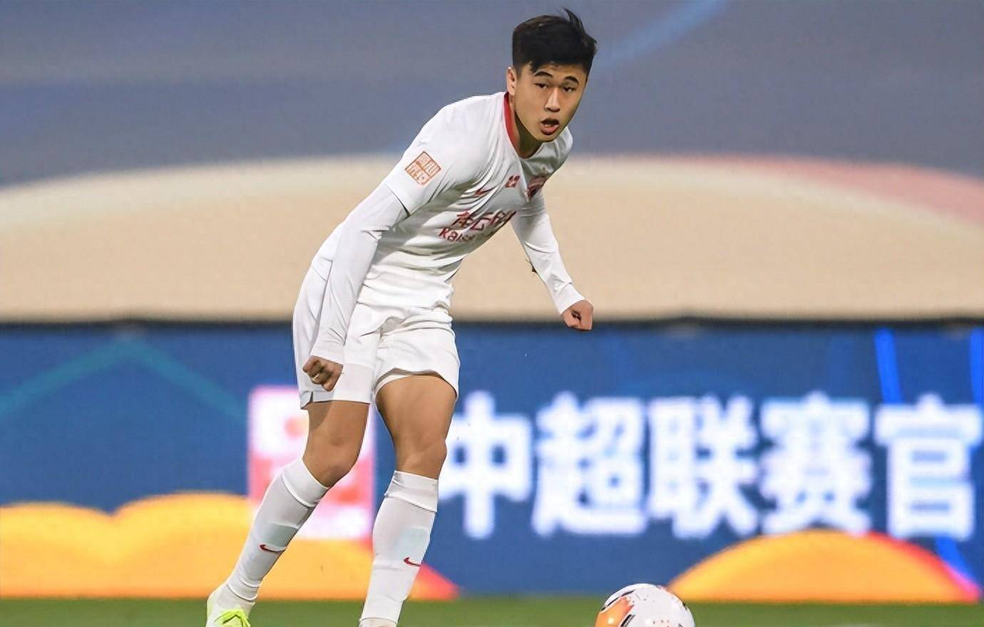 关于拉齐奥国际比赛日防线松动，志在中超名次提升，管理层满意，控场能力受关注的信息