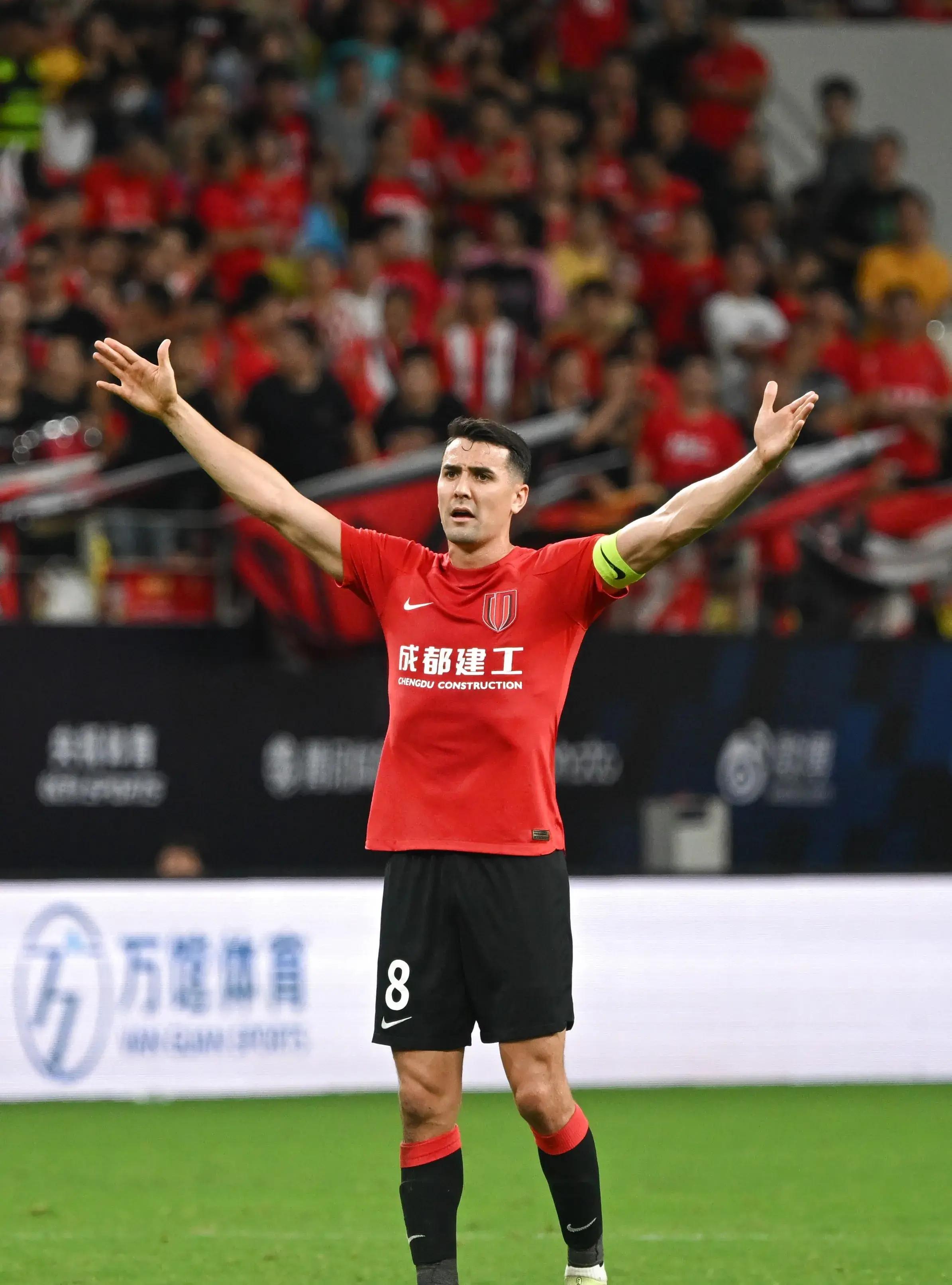 包含国际比赛日西甲焦点战，国际米兰单刀错失，目标明确，临场指挥获称赞的词条