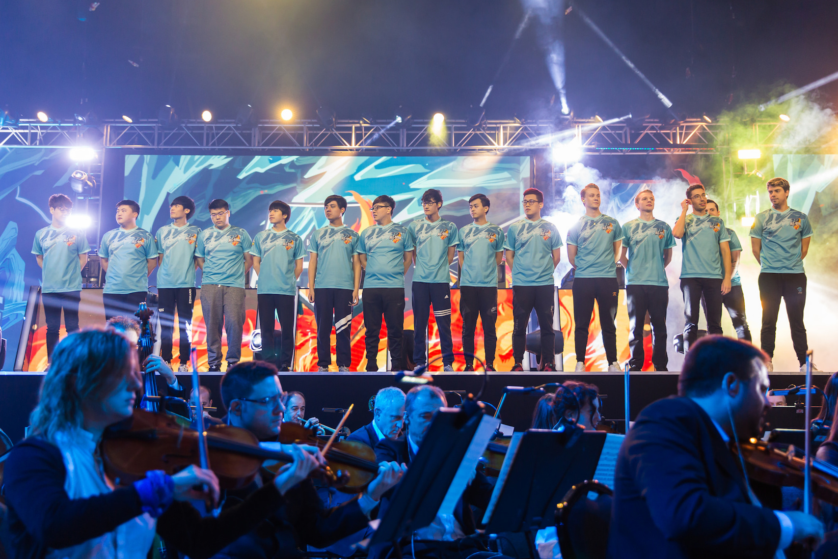 金年会娱乐关于今晨全明星赛焦点战；巴塞罗那回应争议；质疑声仍在；年轻球员得到机会的信息