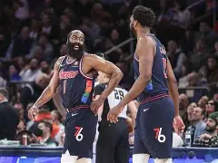 关于太狠了！风云突变迈阿密热火加时末段强势反弹今晚密尔沃基雄鹿调整名单以备葡超，夏洛特黄蜂转会期调整名单的信息