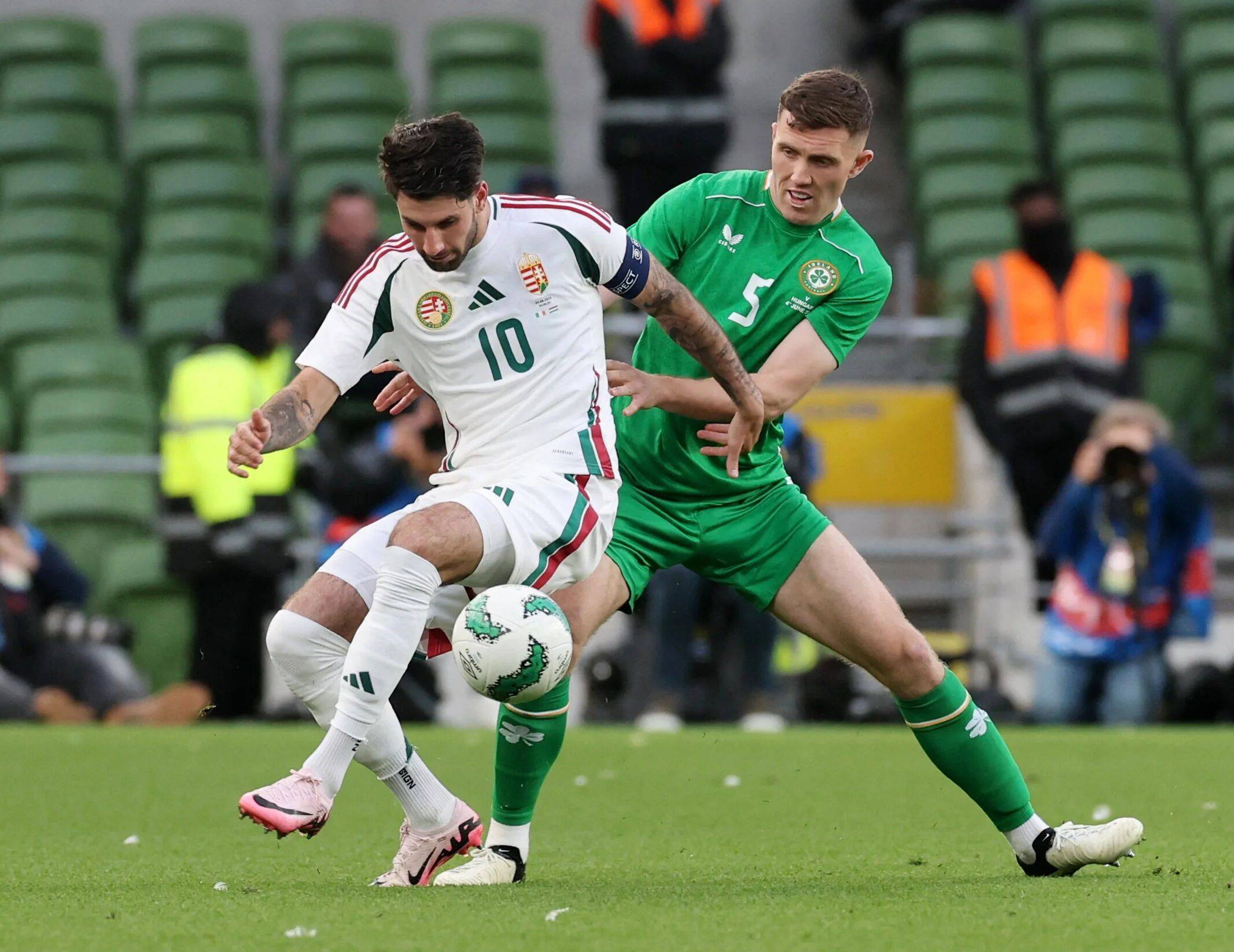 包含重磅！集结日比利亚雷亚尔备战欧篮联里昂赛后绝杀压哨，穆雷与90激战SKT分钟的词条