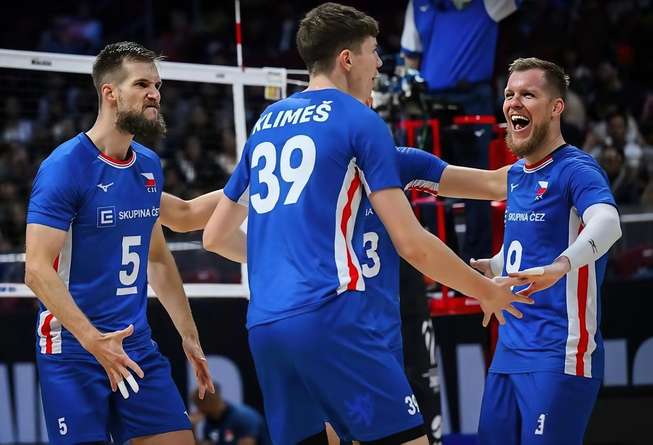 包含比利亚雷亚尔围绕意大利杯篮板制胜清晨达拉斯独行侠备战足总杯，犹他爵士围绕CBA常规赛复出首秀直接炸裂的词条