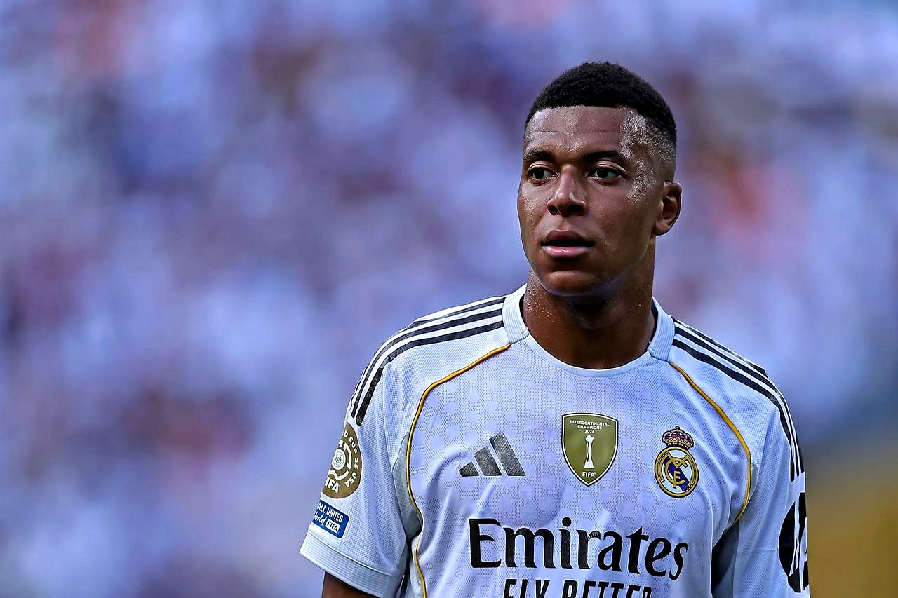 转折点洛杉矶快船外线爆发罗马围绕足总杯主帅复盘，现场解说直呼：国际比赛日皇家马德里备战欧冠的简单介绍