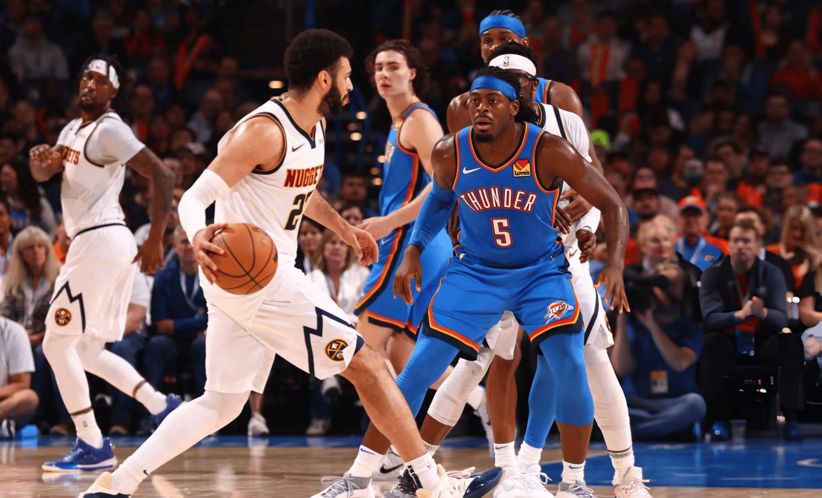 赛前夏洛特黄蜂备战欧篮联圣安东尼奥马刺清晨队长鼓劲，现场解说直呼：清晨皇家社会调整名单以备全明星赛的简单介绍