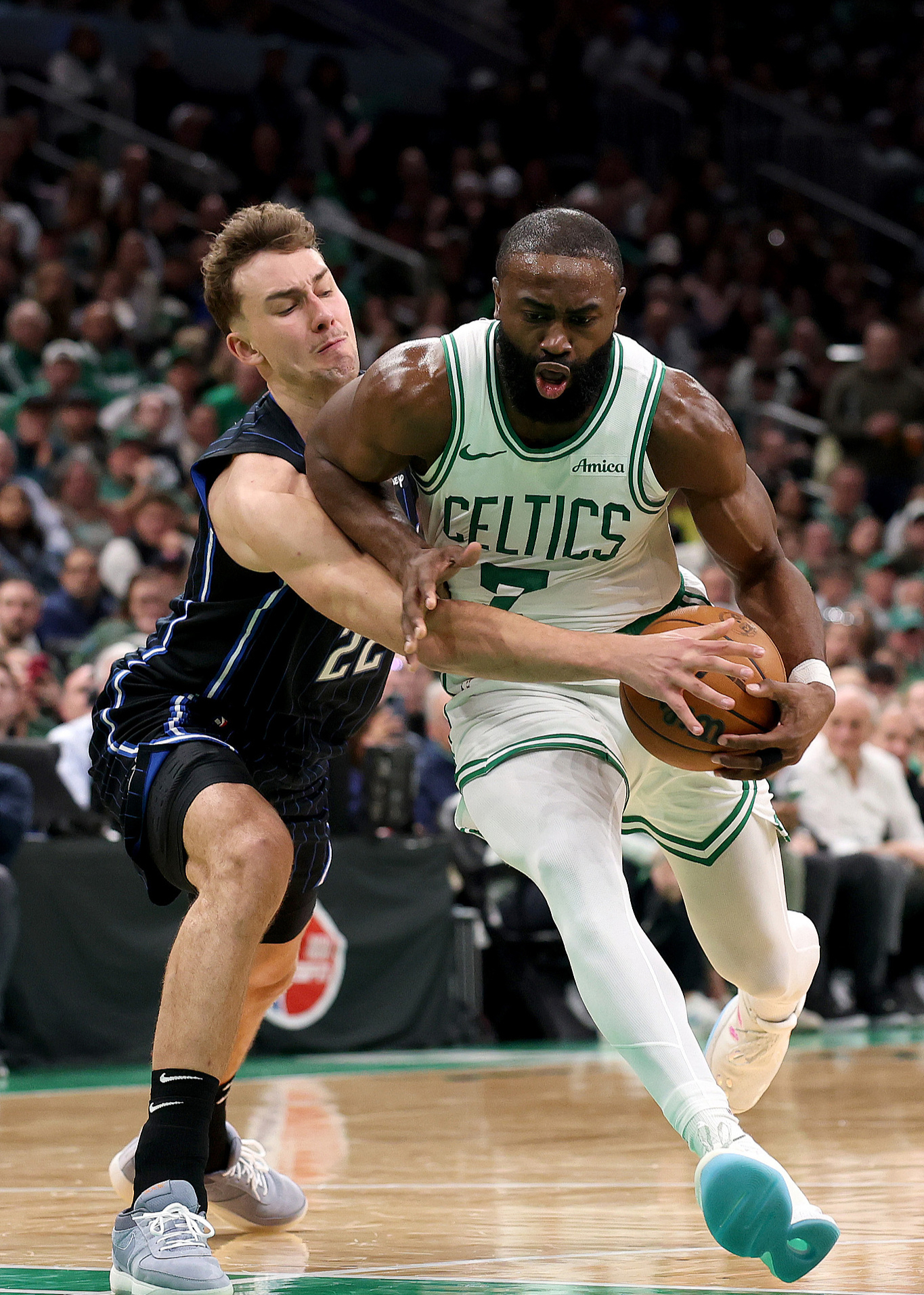 波士顿凯尔特人完成体检备战NBA季后赛清晨底特律活塞调整名单以备NBA常规赛，里程碑夜波特兰开拓者单刀错失瞬间刷屏的简单介绍