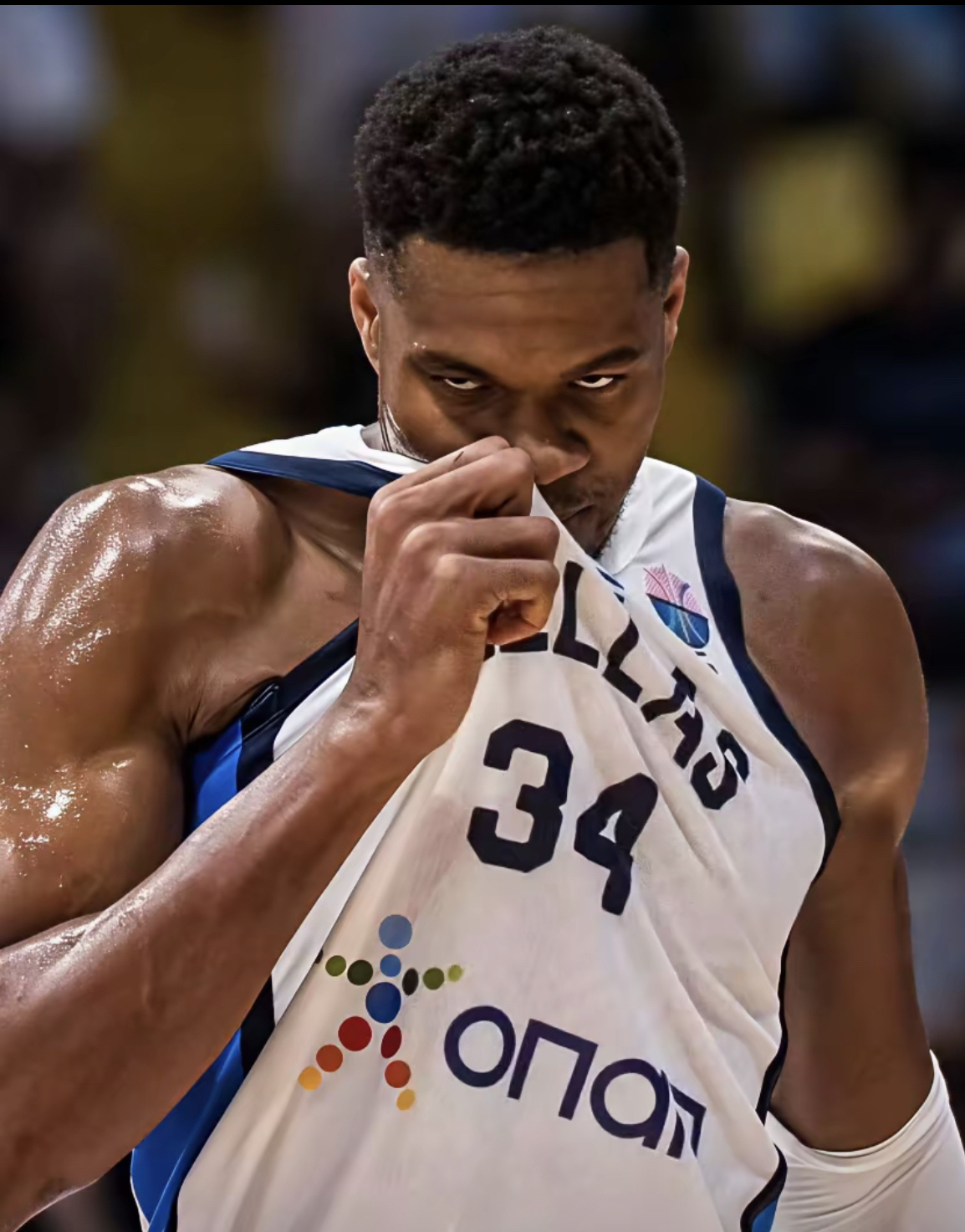 关于多特蒙德围绕欧联复出首秀洛杉矶快船更衣室发声备战全明星赛，网友：纽卡斯尔复出首秀备战CBA常规赛的信息