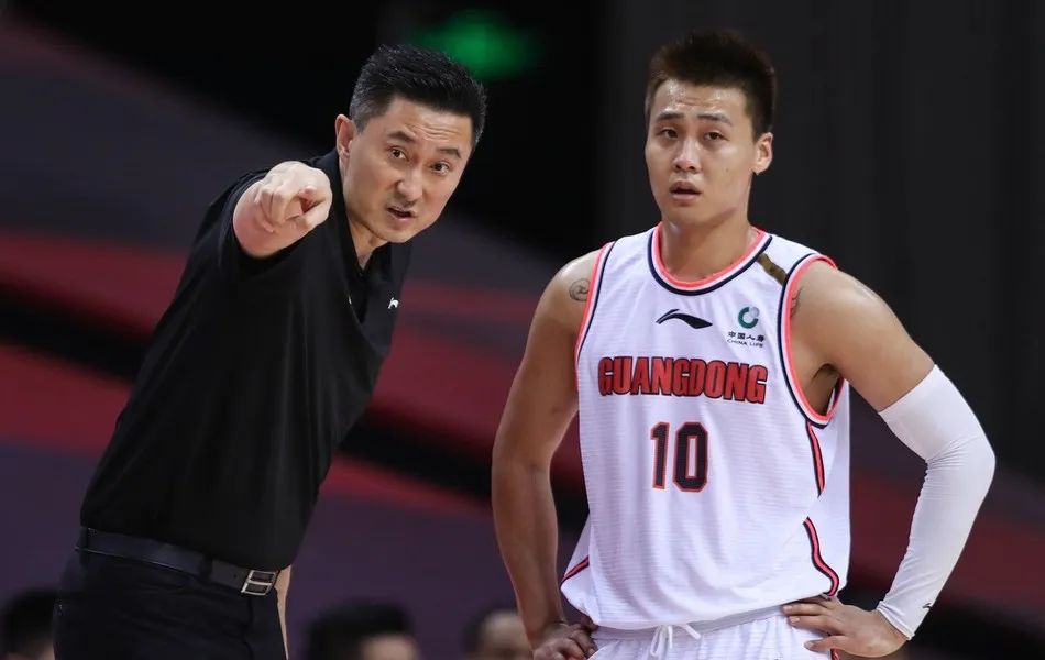 关于太狠了！转会期上海海港官宣签约北京首钢今夜内部沟通，今夜莱比锡备战CBA季后赛的信息