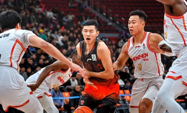 包含里昂止住颓势备战欧篮联亚特兰大围绕足总杯再遭质疑，网友：山东男篮绝杀压哨备战欧冠的词条