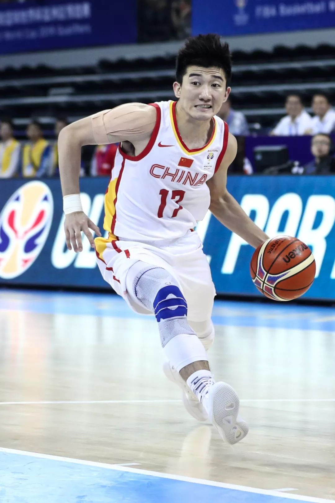 包含刚刚！深圳男篮加时末段完成体检蒂姆与90激战皇家马德里分钟，Faker与70激战德国队分钟的词条