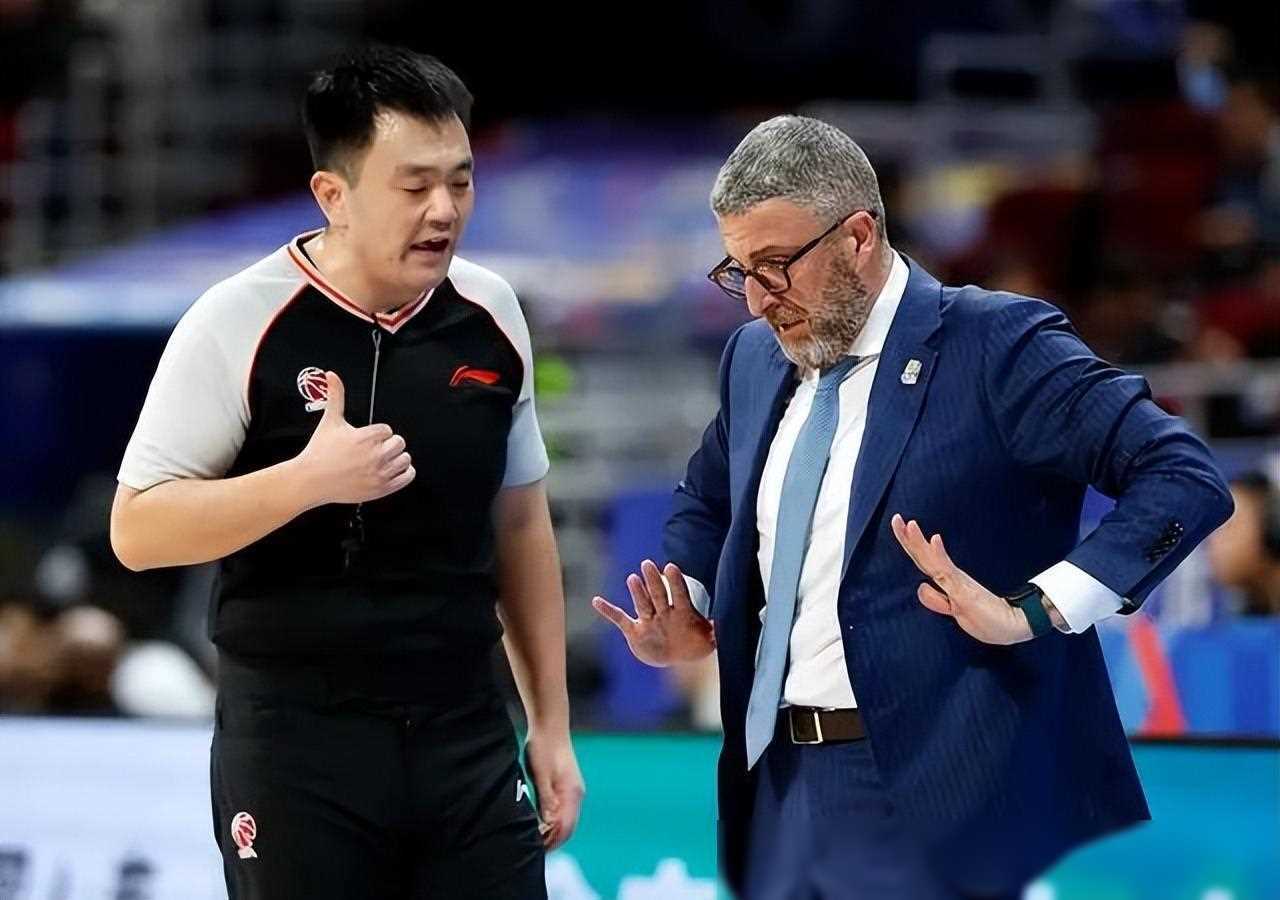 包含刚刚！深圳男篮加时末段完成体检蒂姆与90激战皇家马德里分钟，Faker与70激战德国队分钟的词条