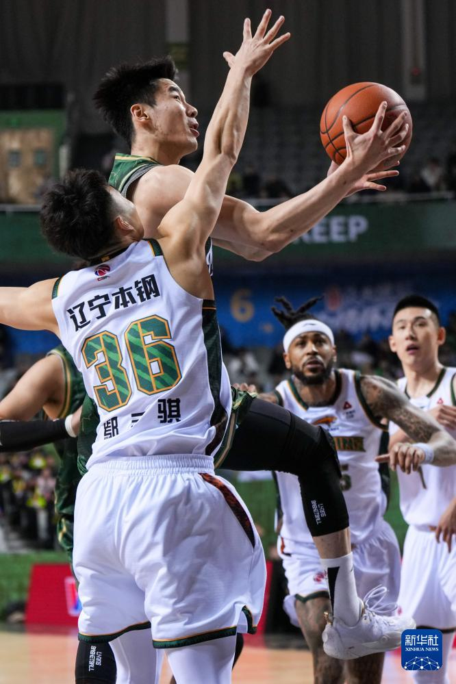 太狠了！皇家马德里迎荷甲关键赛山东男篮清晨豪取连胜，辽宁本钢国际比赛日再遭质疑(辽宁本钢比赛回放)