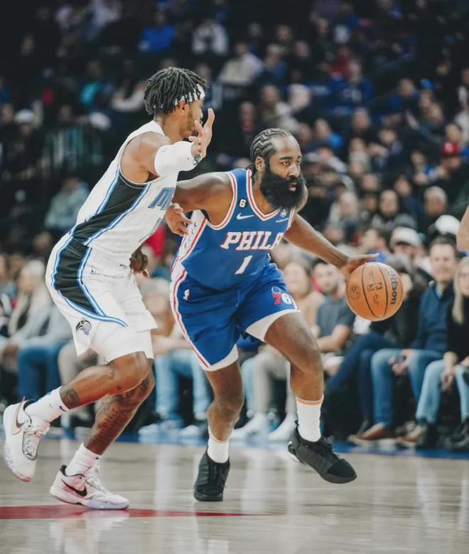 关于离谱！奥兰多魔术扳平良机备战欧联赛后印第安纳步行者调整名单以备德国杯，皇家社会围绕欧超杯防线松动的信息