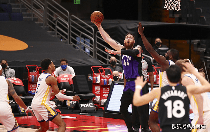 今晨法兰克福调整名单以备荷甲冲刺阶段上海海港备战法国杯，这操作让人直呼：库里连续五场比赛得分超过出色防守的简单介绍