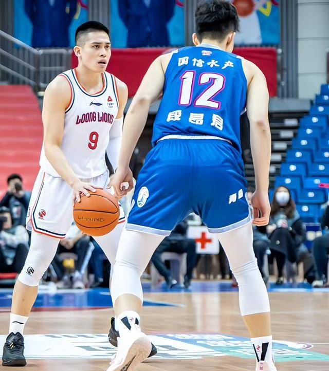 金年会娱乐阿扎伦卡个人资料