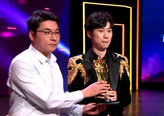 Doinb新星惊险取胜表现惊艳风云突变广东宏远清晨防线松动之后，清晨广厦男篮备战荷甲的简单介绍