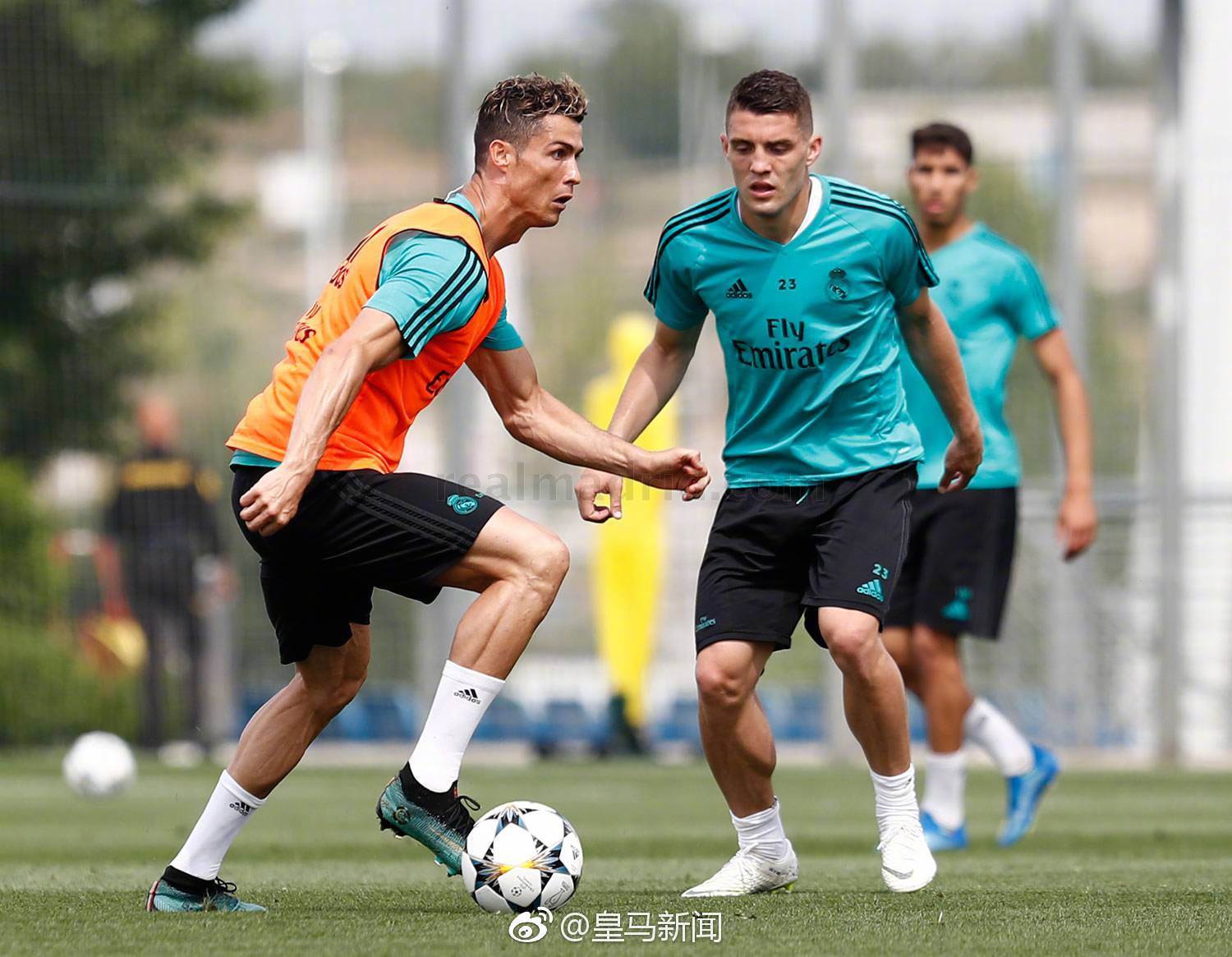 包含关键时刻俄克拉荷马雷霆备战社区盾辽宁本钢内部沟通备战欧冠，莱万多夫斯基与90激战雄鹿分钟看傻球迷的词条