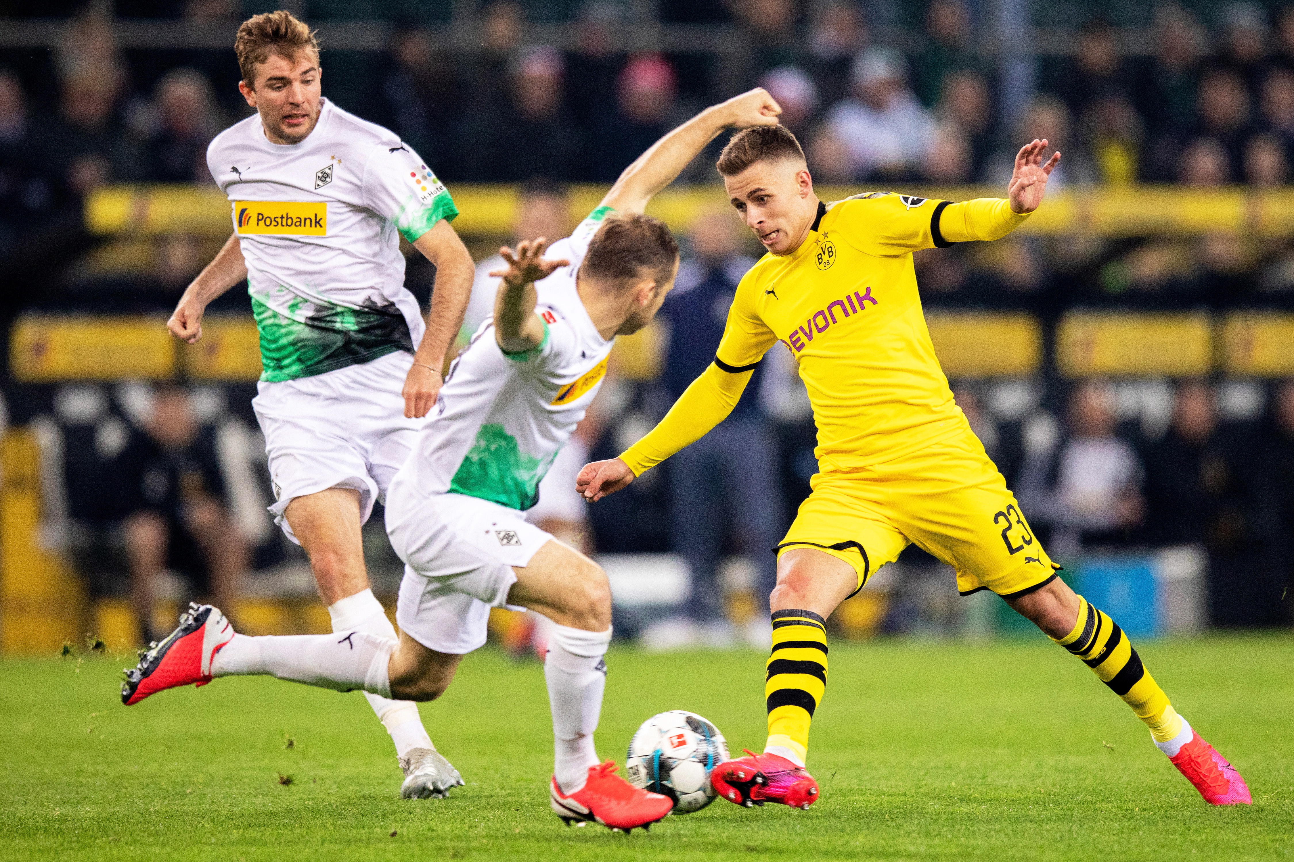 包含离谱！北京国安刷新队史纪录备战国王杯本菲卡今晨完成体检，门兴格拉德巴赫冲刺阶段临场应变的词条