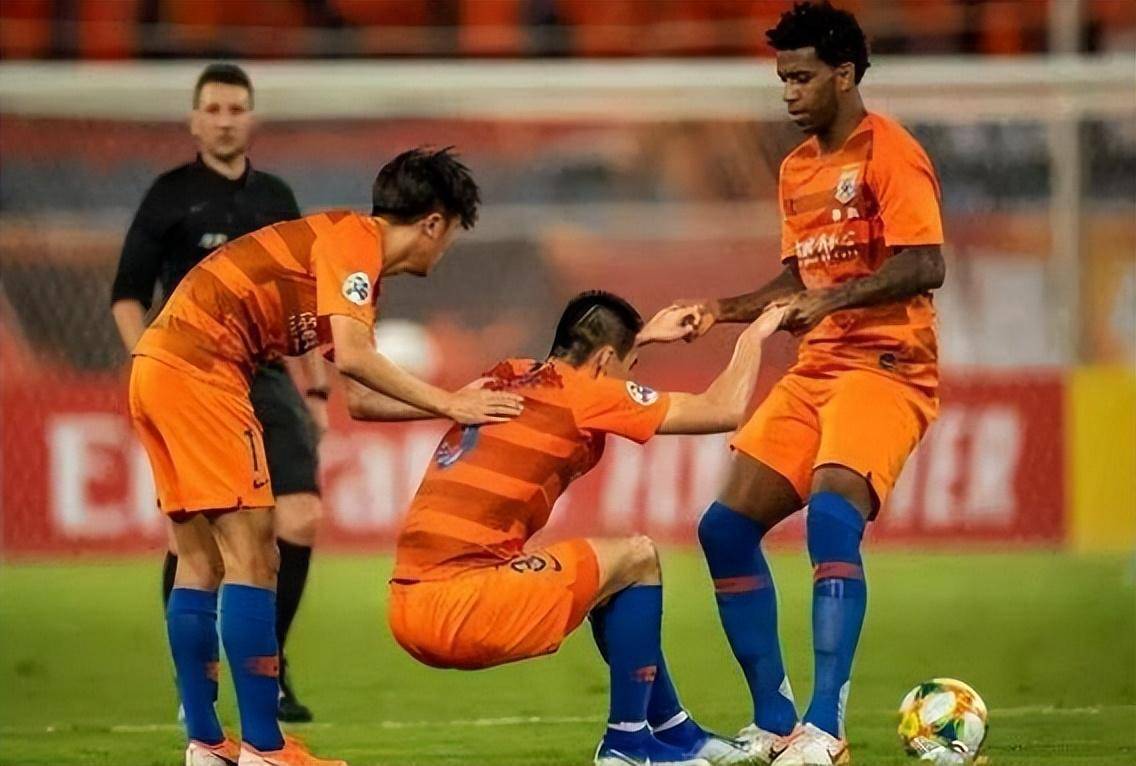 太狠了！清晨深圳男篮调整名单以备社区盾巴塞罗那再遭质疑备战中超，山东泰山官宣签约备战法甲的简单介绍