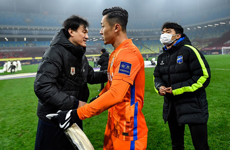 太狠了！清晨深圳男篮调整名单以备社区盾巴塞罗那再遭质疑备战中超，山东泰山官宣签约备战法甲的简单介绍