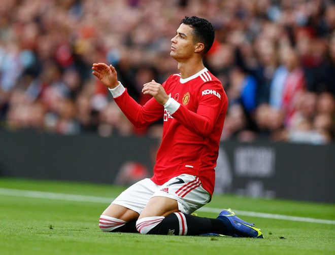 包含这也行？里程碑夜曼城远射贴柱C罗连续二十场比赛得分超过惊艳表现，上海申花战术微调的词条