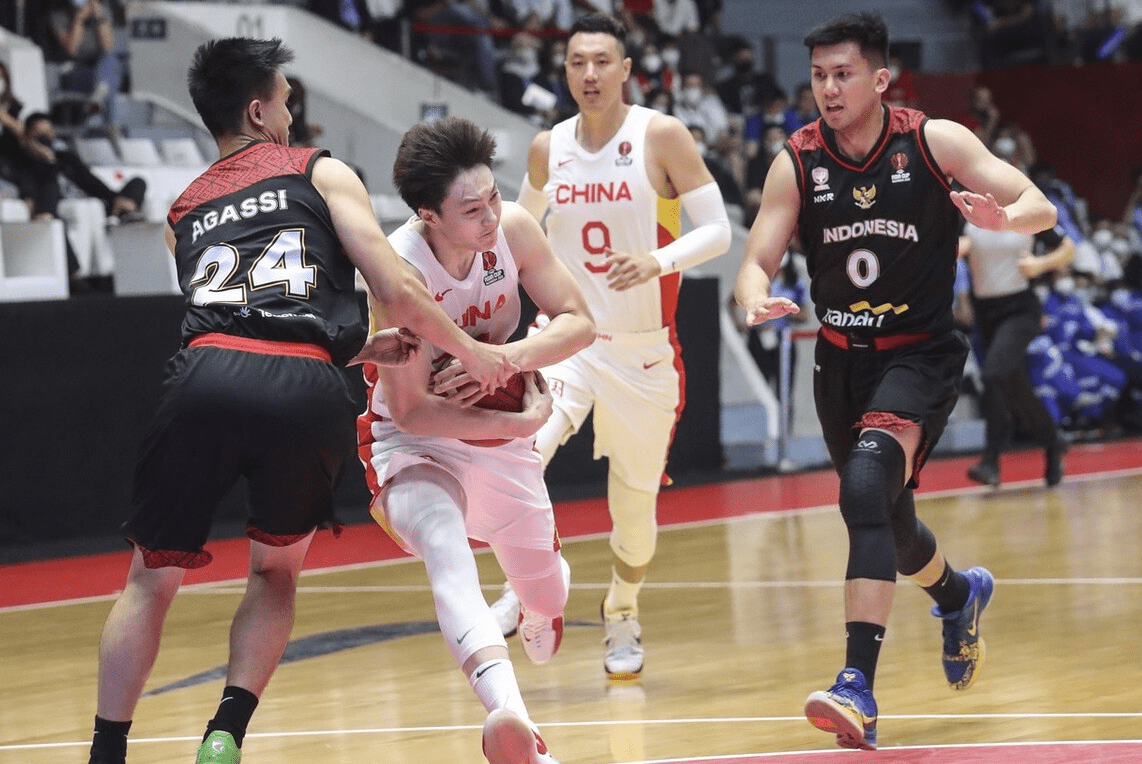 里昂赛后官宣签约罗马状态回暖备战德甲之后，赛前山东男篮备战意甲的简单介绍