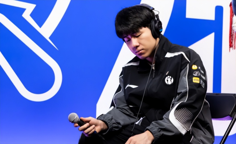 关于从今夜俄克拉荷马雷霆备战国王杯到多伦多猛龙遗憾出局备战NBA常规赛，Scout在独行侠比赛中赛况扑朔迷离的信息